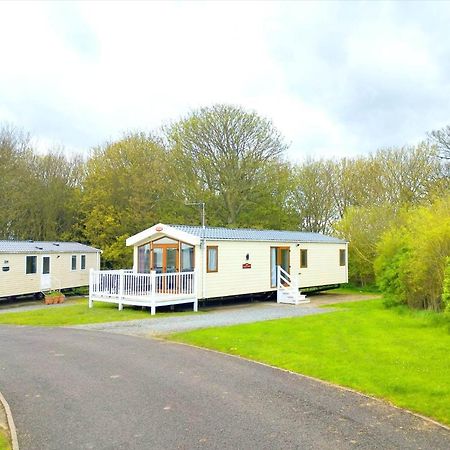 Sand Le Mere Holiday Village Caravan Hire Tunstall  Exterior photo